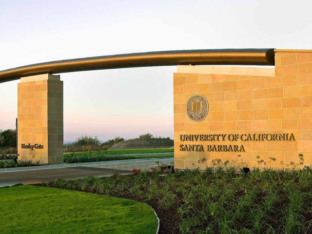 Henly gate. Credit: Tony Mastres