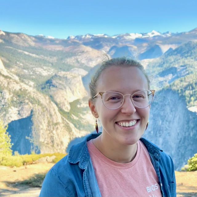 Profile Photo Jacqui Comstock